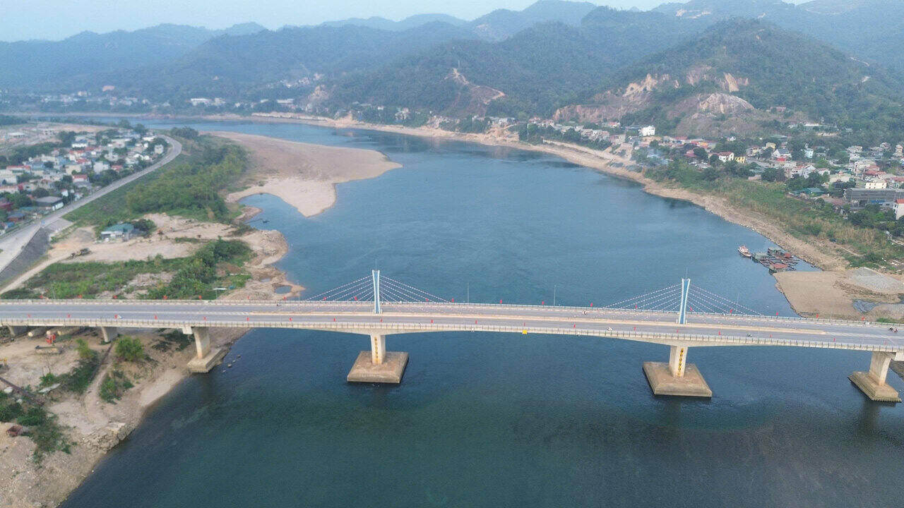 Toàn cảnh khu vực hạ du Thủy điện Hòa Bình. Ảnh: Minh Chuyên