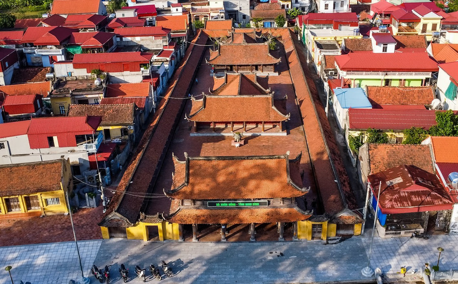 Chùa Keo Hành Thiện tọa lạc tại xã Xuân Hồng, tỉnh Ninh Bình.