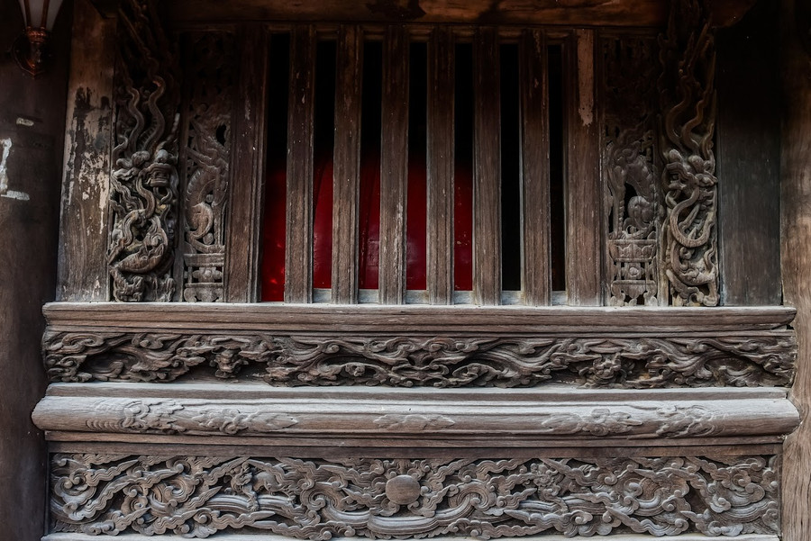 Các mảng chạm khắc tinh xảo trong các cấu kiện gỗ của chùa. chua-keo-hanh-thien-huyen-tich-mot-ngoi-chua-3.jpg