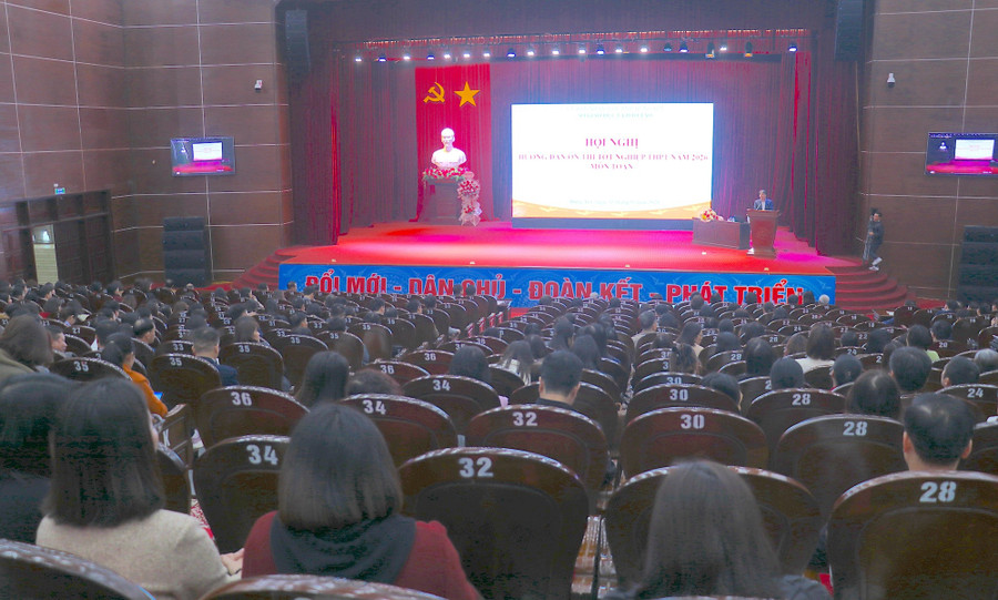 Sở GD&ĐT Hưng Yên tổ chức các lớp tập huấn cho hơn 2.200 giáo viên trực tiếp giảng dạy, ôn thi tốt nghiệp THPT ở tất cả các bộ môn. Ảnh: Đinh Chiến chuan-bi-cho-ky-thi-tot-nghiep-thpt-2026-b.jpg