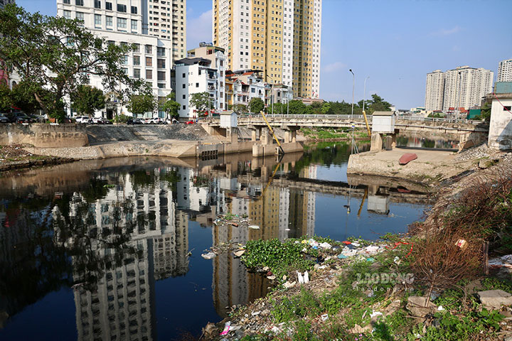 Theo chia sẻ của nhiều người dân, sông Nhuệ (đoạn chảy qua quận Hà Đông trước đây)