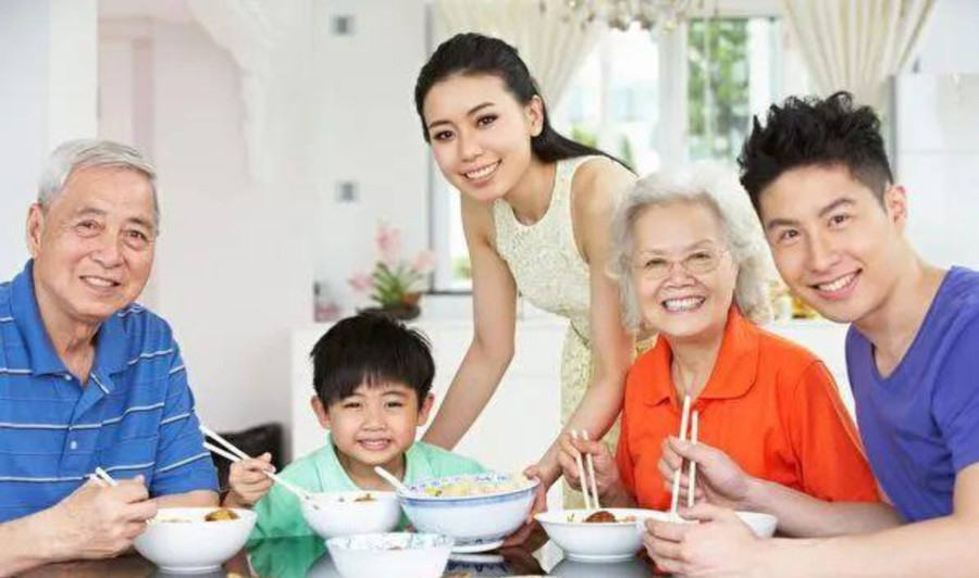 Hiểu rõ tình trạng bản thân, bổ sung canxi hợp lý, kết hợp với chế độ ăn uống cân đối và tập luyện vừa phải, mới thực sự bảo vệ được sức khỏe xương khớp. (Ảnh: ITN). 2-hieu-ro-tinh-trang-ban-than.jpg