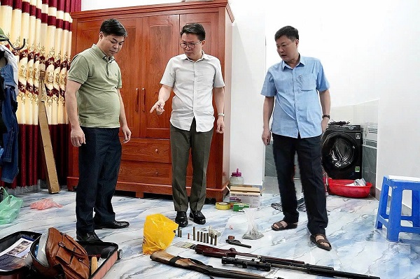 Thiếu tướng Nguyễn Minh Tuấn - Giám đốc Công an tỉnh Phú Thọ trực tiếp chỉ đạo xử lý vụ việc. Ảnh: CAC