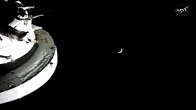 Phi hành gia Artemis II lập kỷ lục bay xa nhất Trái đất