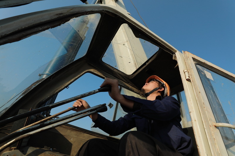 Công trường với 2.599 nhân sự, 1.195 thiết bị, triển khai 131 mũi thi công. Ảnh: Vũ Linh