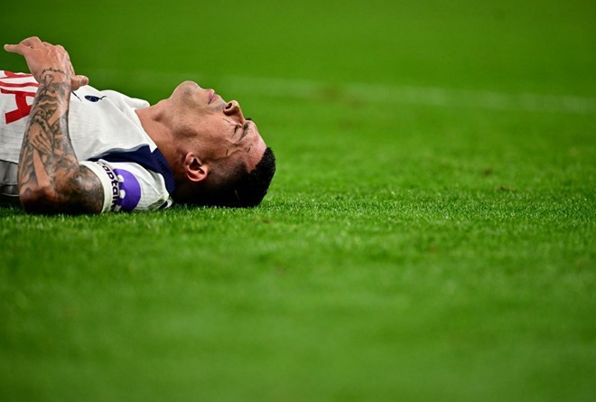 Chưa bao giờ Tottenham gần với nguy cơ xuống hạng như lúc này