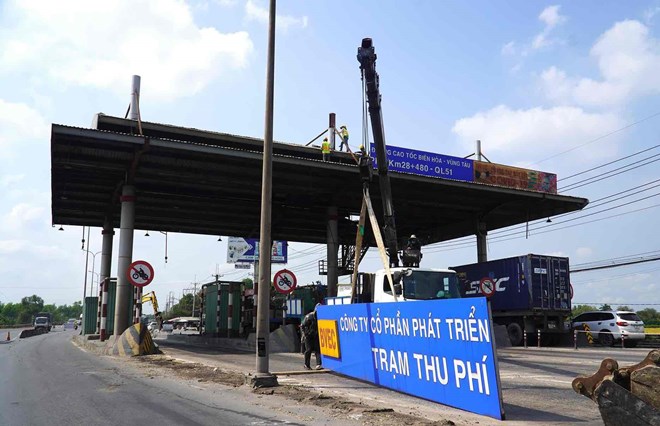 Hoàn thành tháo dỡ trạm thu phí trên Quốc lộ 51 trước lễ 30.4