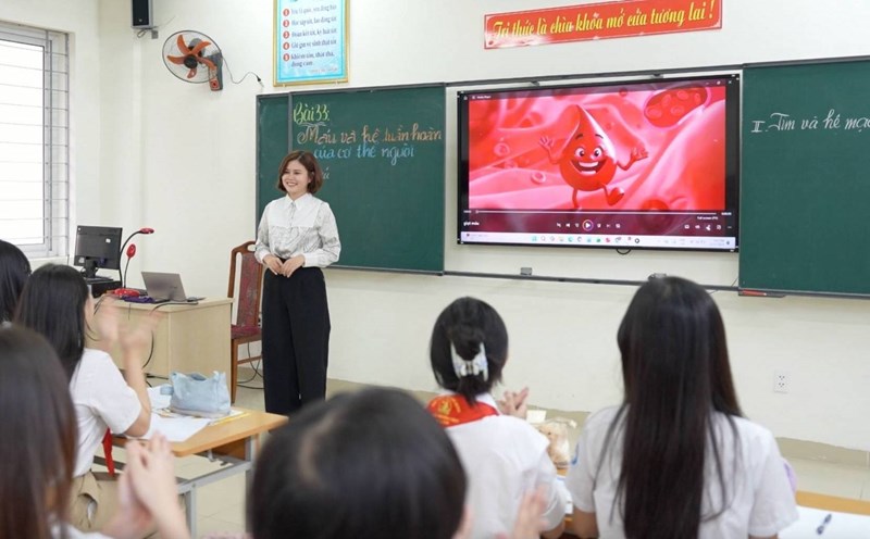 Tỉ lệ giáo viên Việt Nam ứng dụng AI trong giảng dạy đạt 64,45%, cao gấp đôi mức trung bình quốc tế. Ảnh: Phương Anh