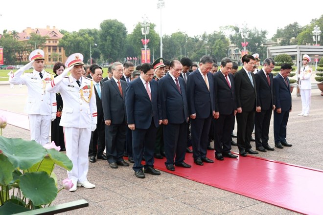 Lãnh đạo Đảng, Nhà nước vào Lăng viếng Chủ tịch Hồ Chí Minh dịp 19.5