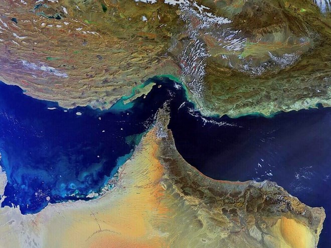 Iran lập cơ quan mới quản lý eo biển Hormuz, tàu qua lại có thể tiếp tục phải trả phí