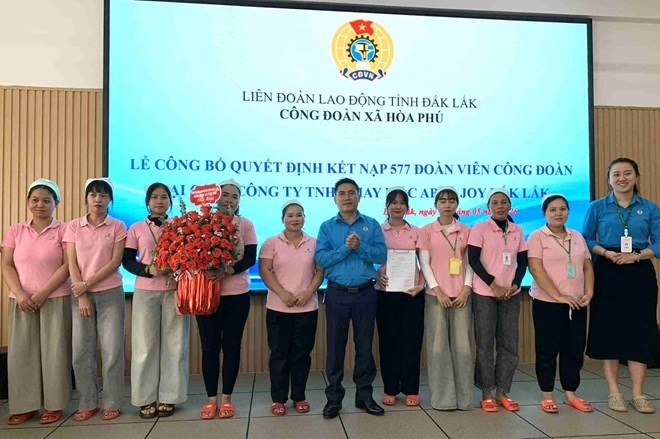 Hơn 570 công nhân ở doanh nghiệp Đắk Lắk gia nhập tổ chức công đoàn