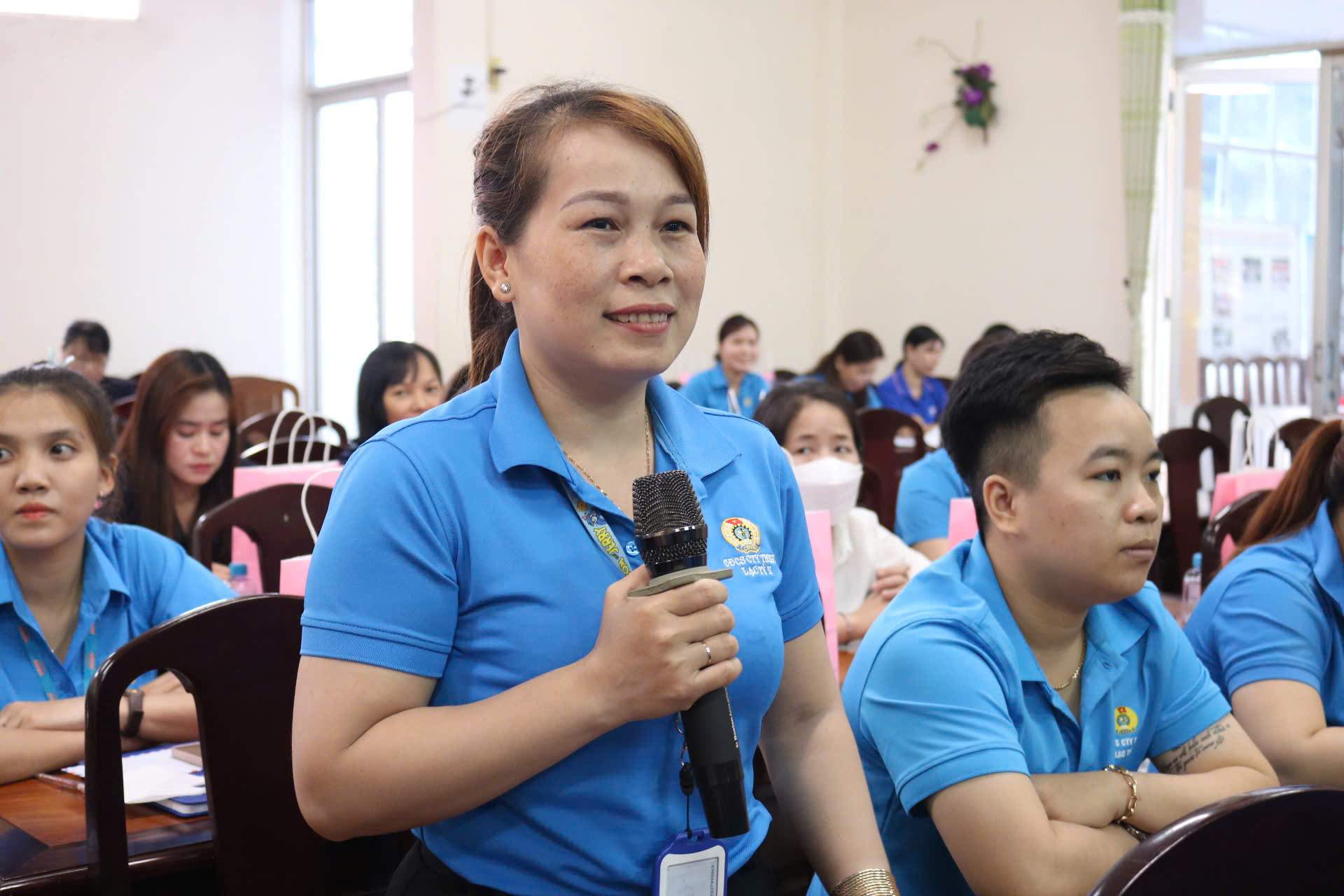 Các đại biểu phát biểu ý kiến tại hội thảo. Ảnh: Tạ Quang