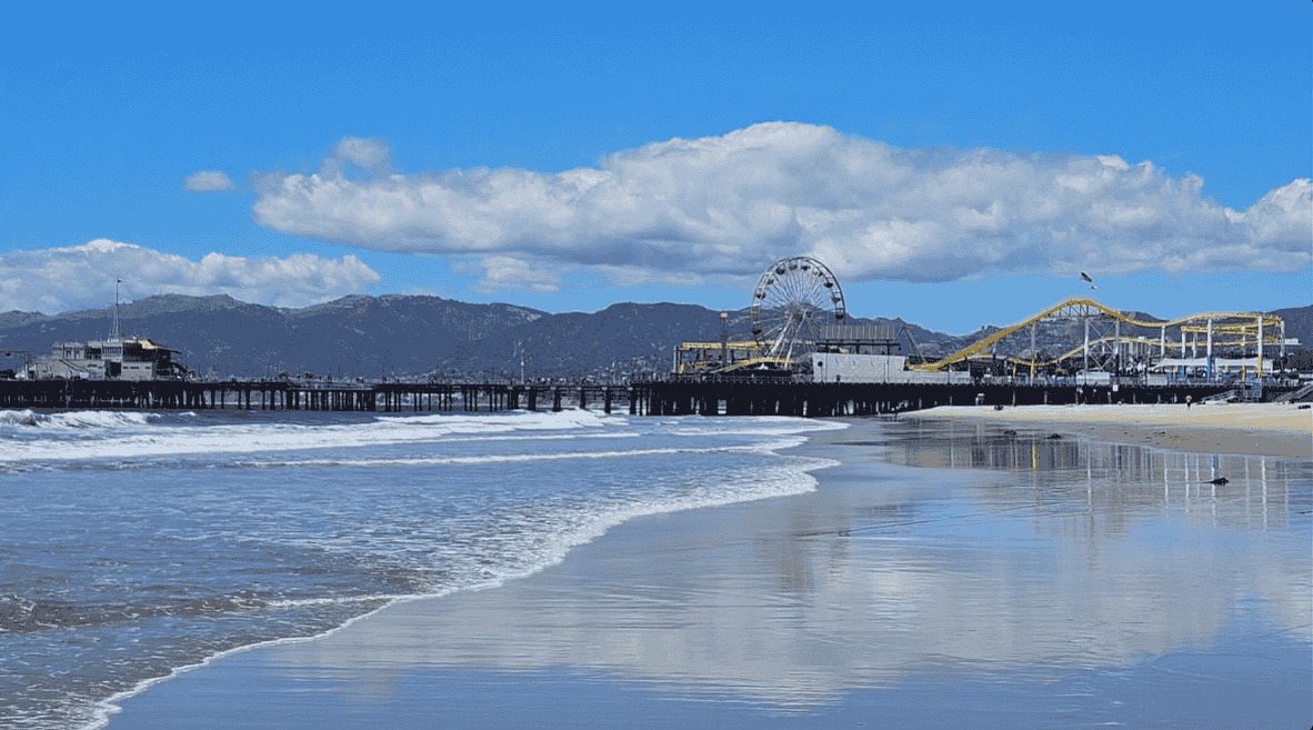 Khung cảnh ven biển yên bình tại Santa Monica. Ảnh: Cắt từ video