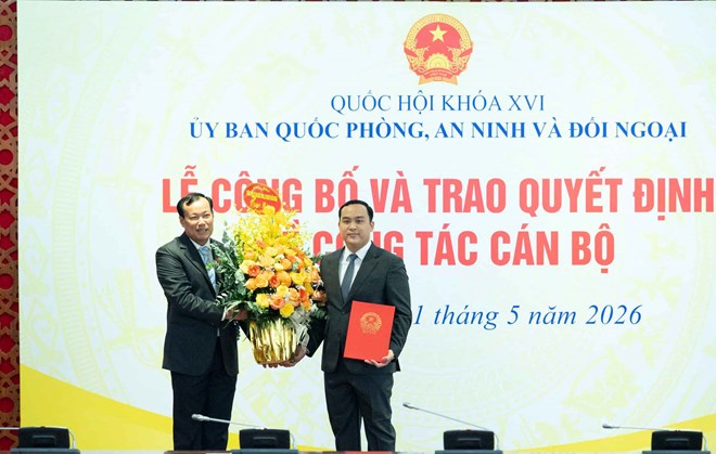 Công bố nhiều quyết định nhân sự tại các Ủy ban của Quốc hội