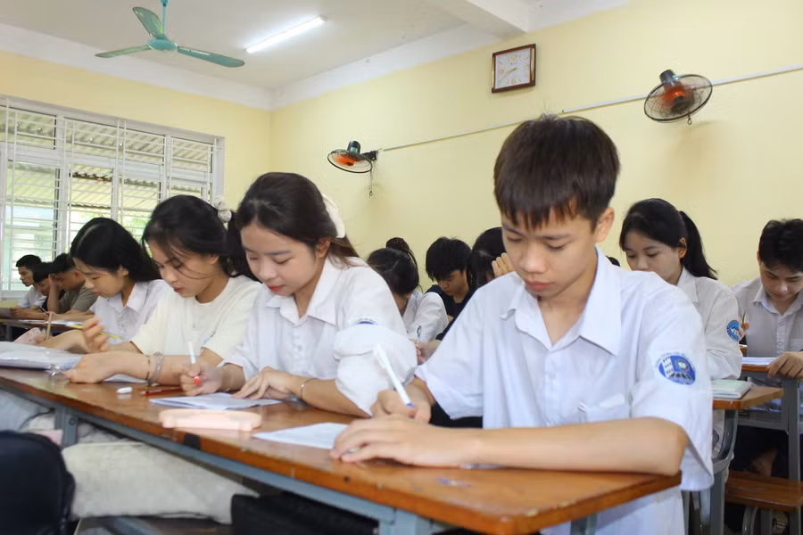 Năm 2026, Trường Trung cấp nghề Hà Tĩnh có 346 học sinh lớp 12 dự thi tốt nghiệp THPT. ha-tinh-chat-chiu-co-hoi-1.jpg