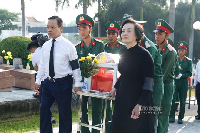 Phó Thủ tướng Phạm Thị Thanh Trà dự lễ truy điệu, an táng hài cốt liệt sĩ tại Điện Biên