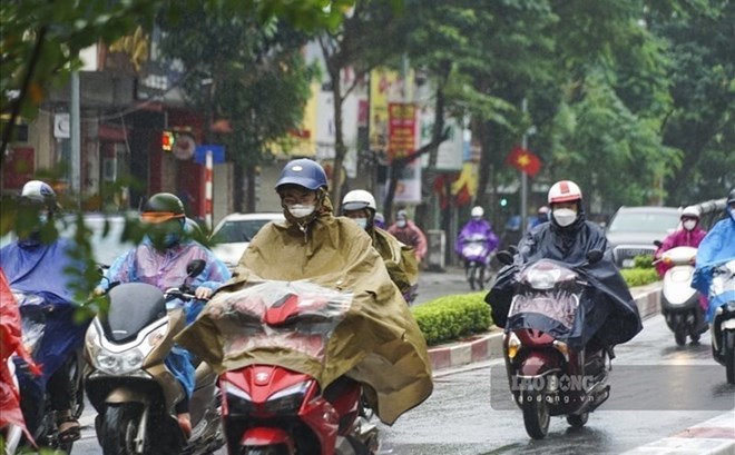 Miền Bắc sắp đón mưa dông, chấm dứt nắng nóng gay gắt diện rộng