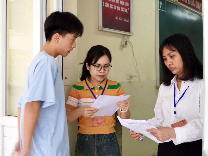 Sở Giáo dục và Đào tạo (GDĐT) Hà Nội lưu ý, thí sinh mang điện thoại hoặc thiết bị liên lạc vào phòng thi, dù chưa sử dụng, vẫn có thể bị đình chỉ thi lớp 10. Ảnh minh họa: Vân Trang