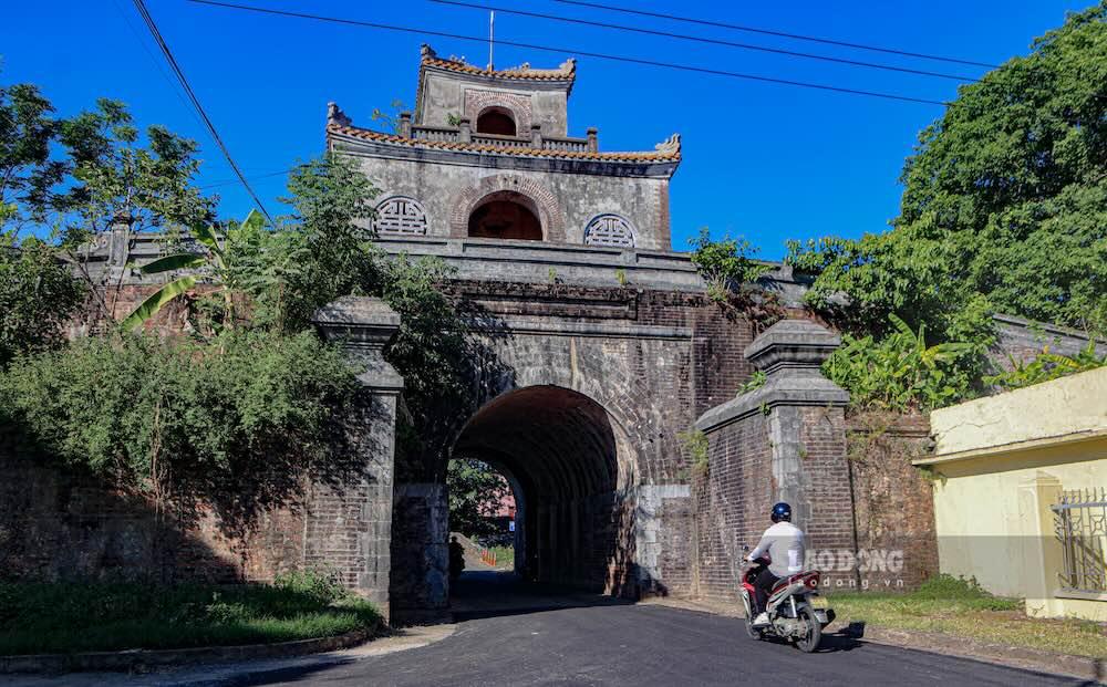 Kẻ Trài mở cửa sau hơn 100 năm đóng kín. Ảnh: Nguyễn Luân