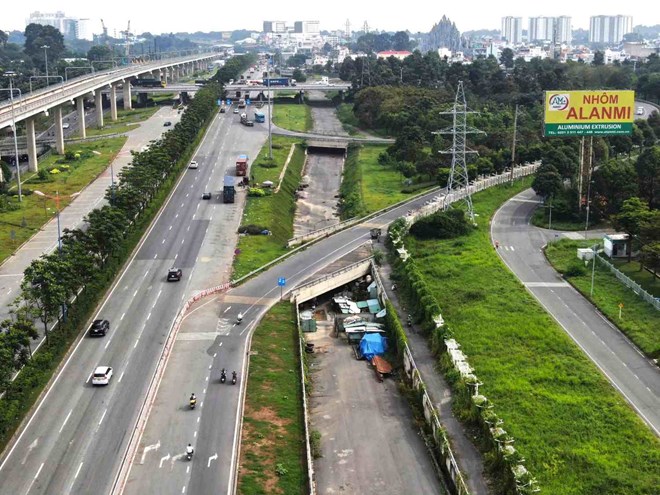 Đường huyết mạch phía Đông TPHCM làm 16 năm chưa xong vì vướng 226 hộ dân