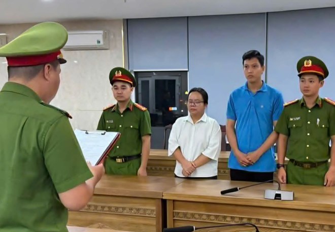 Triệt phá các đường dây kinh doanh sách điện tử tiếng Anh trái phép ở Đà Nẵng