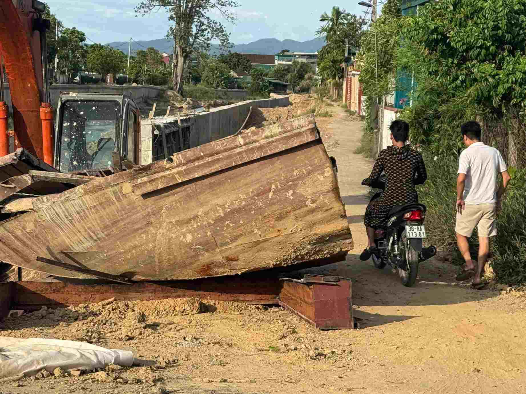 Nguyên nhân dự án chậm trễ do nhà thầu thi công thiếu vốn. Ảnh: Sỹ Thông