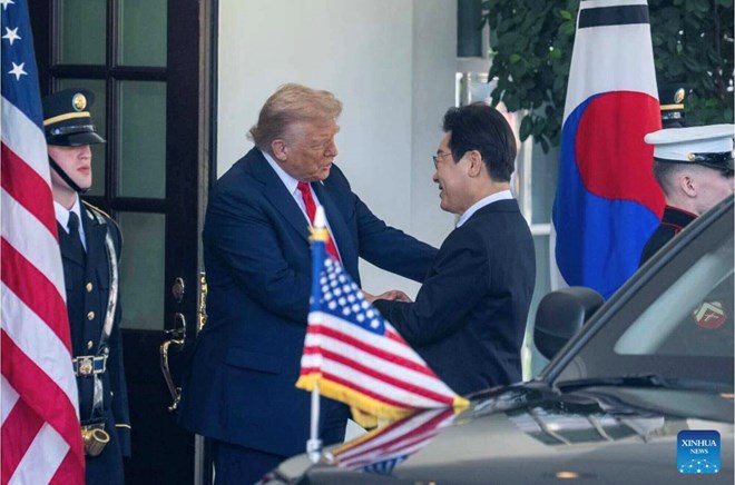 Tổng thống Hàn Quốc đề nghị ông Trump tham gia tìm kiếm giải pháp cho vấn đề Triều Tiên