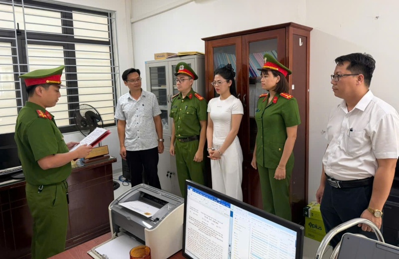 Công an Đà Nẵng khởi tố, bắt tạm giam nữ đối tượng lừa đảo, chiếm đoạt 700 triệu đồng, rồi đổ vào tiền ảo. Ảnh: CACC
