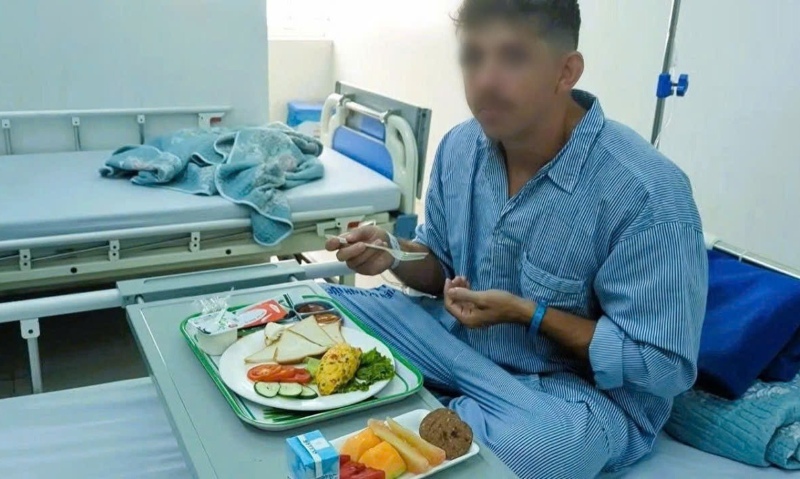 Anh Travis Carrasquillo ấn tượng bởi chi phí hợp lý và sự tận tâm của đội ngũ y bác sĩ tại Bệnh viện đa khoa Vĩnh Đức. Ảnh: BVCC