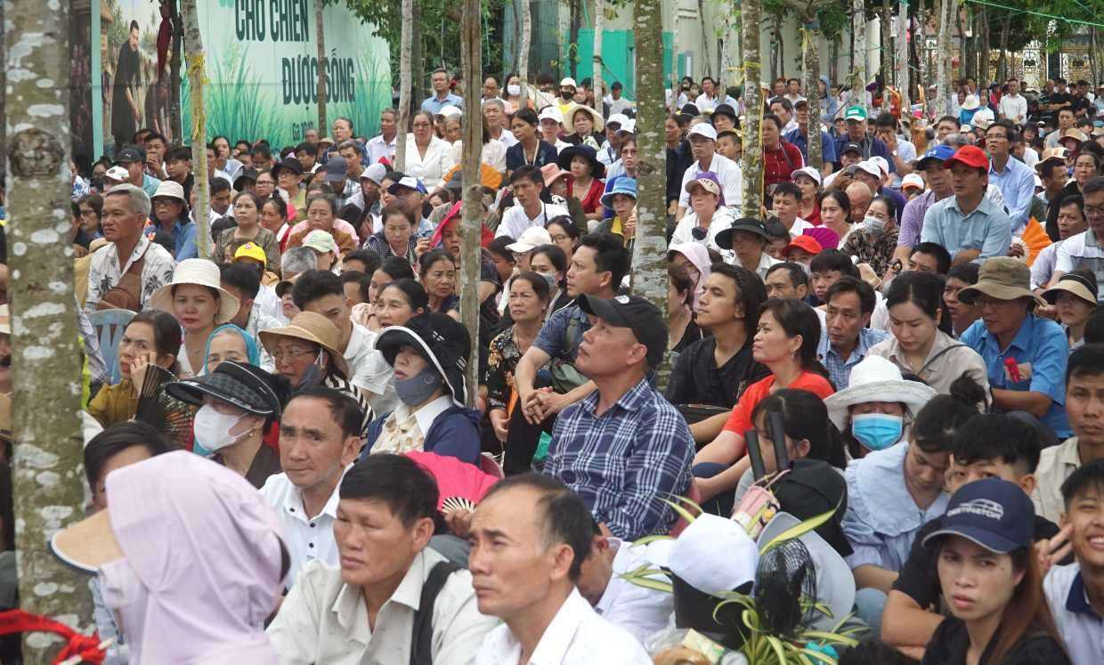 Rất đông người dân hành hương về Tắc Sậy, Cà Mau dự đại lễ. Ảnh: Nhật Hồ.