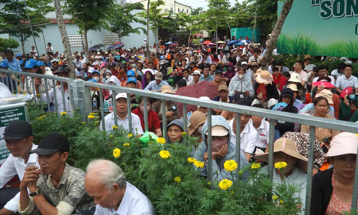 Không ồn ào chen lấn dù Tắc Sậy, Cà Mau đón hàng chục ngàn người. Ảnh: Nhật Hồ.