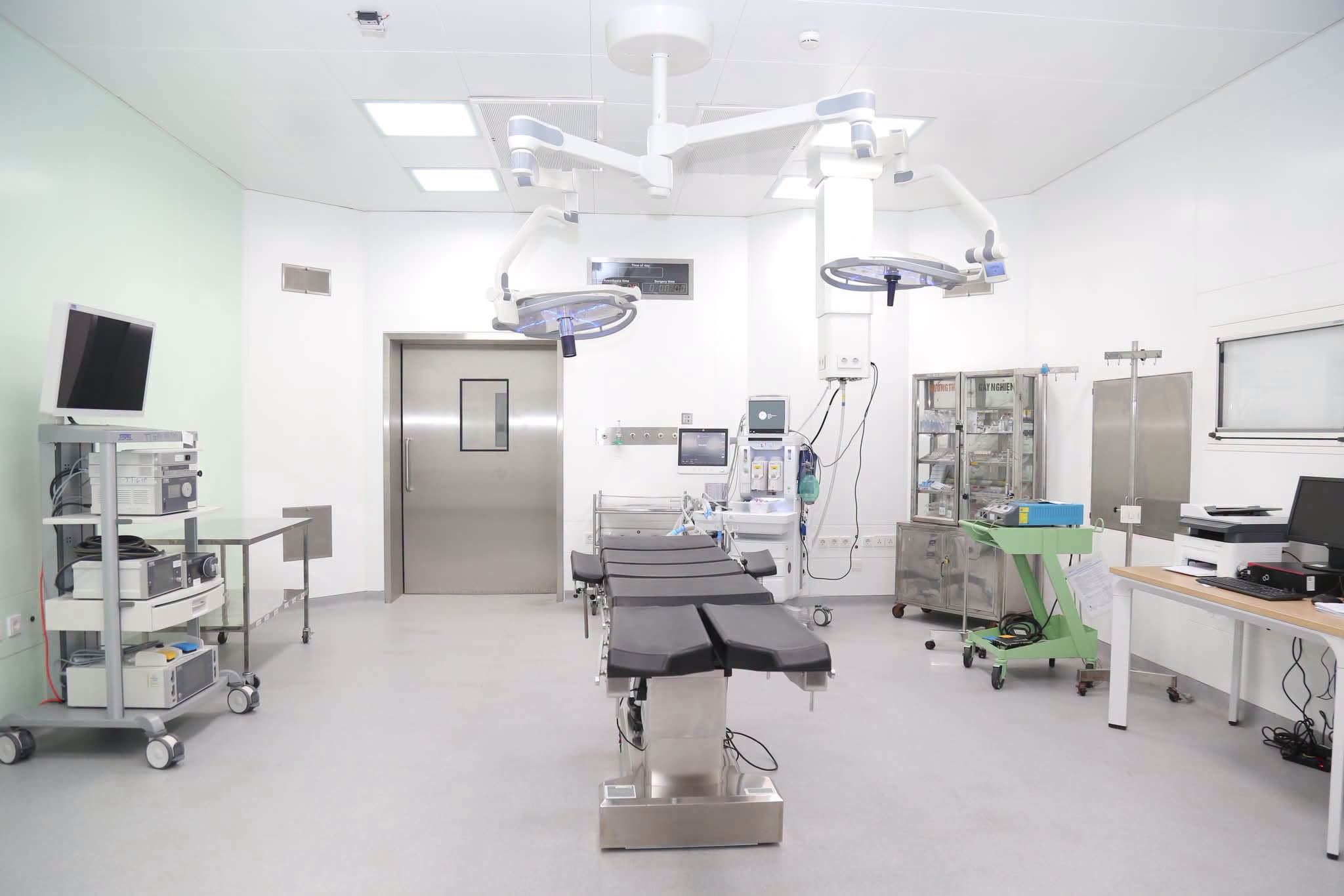 Bệnh viện Hữu nghị Việt Đức cơ sở Ninh Bình có tổng số 44 phòng mổ được trang bị đồng bộ và hiện đại. Tuy nhiên, giai đoạn đầu tiên dự kiến triển khai khoảng 12 phòng mổ. Ảnh: Bệnh viện cung cấp