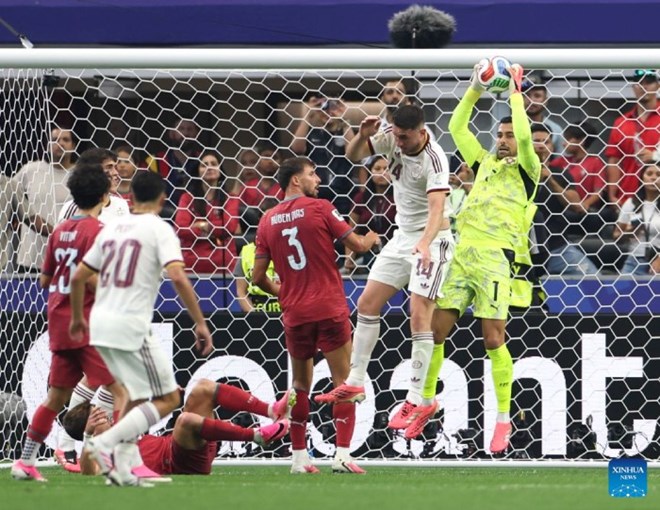 Hậu vệ Bồ Đào Nha đấu khẩu với đàn anh Quaresma
