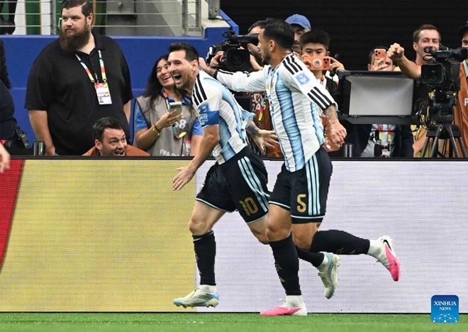 Tuyển Argentina đứng hạng 2 thế giới trước thềm tứ kết World Cup 2026, chỉ kém tuyển Pháp 0,71 điểm. Ảnh: Xinhua