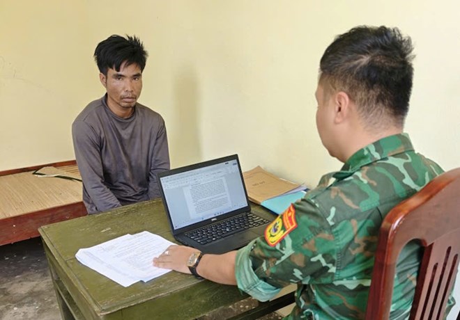 Bắt đối tượng tổ chức cho người khác nhập cảnh trái phép