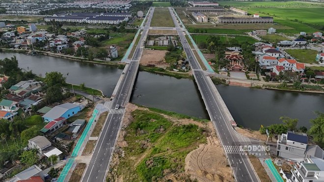 Cầu Như Ý ở Huế làm chưa xong đã xuất hiện vết nứt