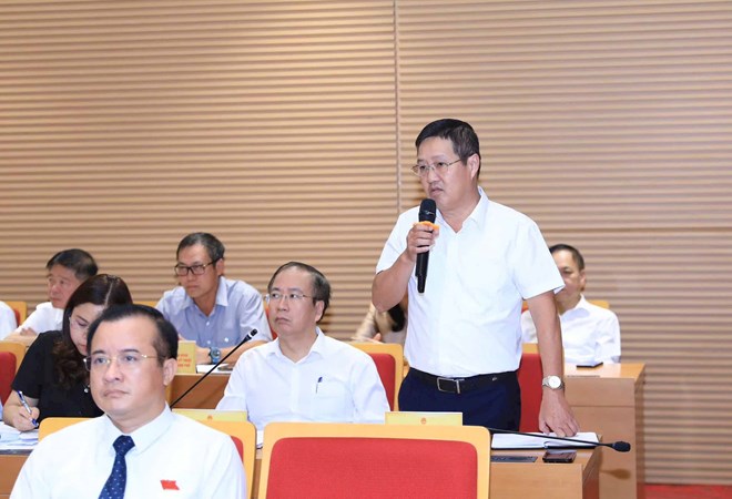 Bị chất vấn về trái cây không rõ nguồn gốc, quản lý chợ ở Hà Nội nói do kiểm tra ban ngày