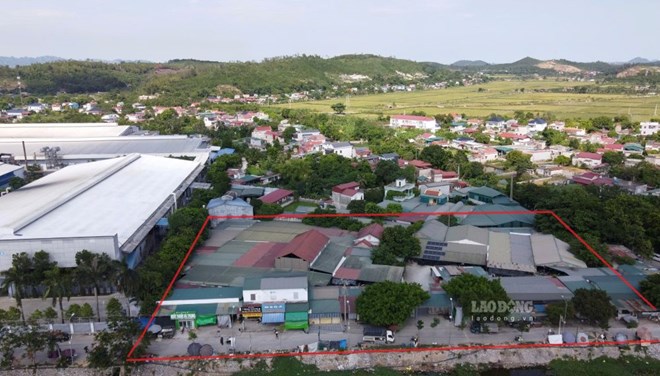 Vụ chợ hoạt động không phép ở Thanh Hóa: Sai chỗ nào, tháo dỡ chỗ đó