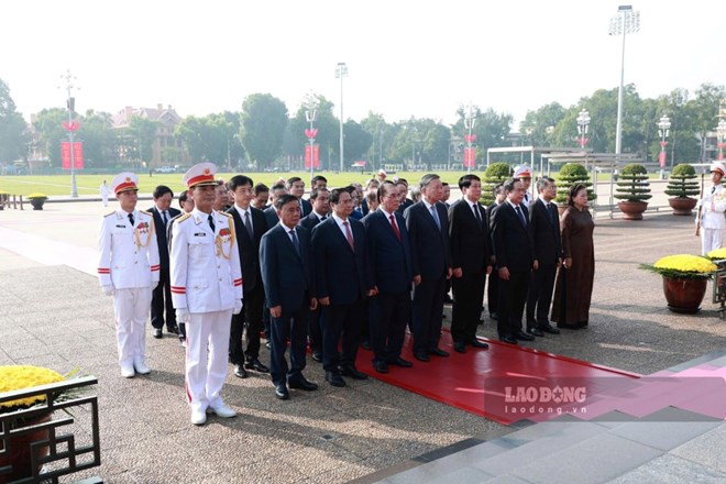 Lãnh đạo Đảng, Nhà nước vào Lăng viếng Chủ tịch Hồ Chí Minh nhân dịp 27.7