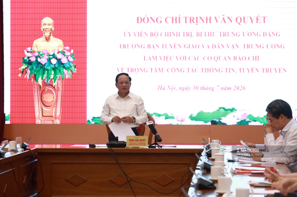 Trưởng Ban Tuyên giáo và Dân vận Trung ương Trịnh Văn Quyết kết luận các vấn đề định hướng thông tin tuyên truyền tại buổi làm việc với các cơ quan báo chí. Ảnh: Duy Tuấn