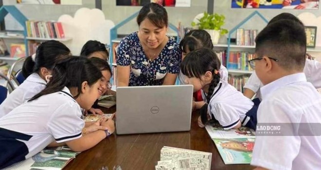 Trường hợp nhân viên trường học dôi dư được chuyển làm giáo viên
