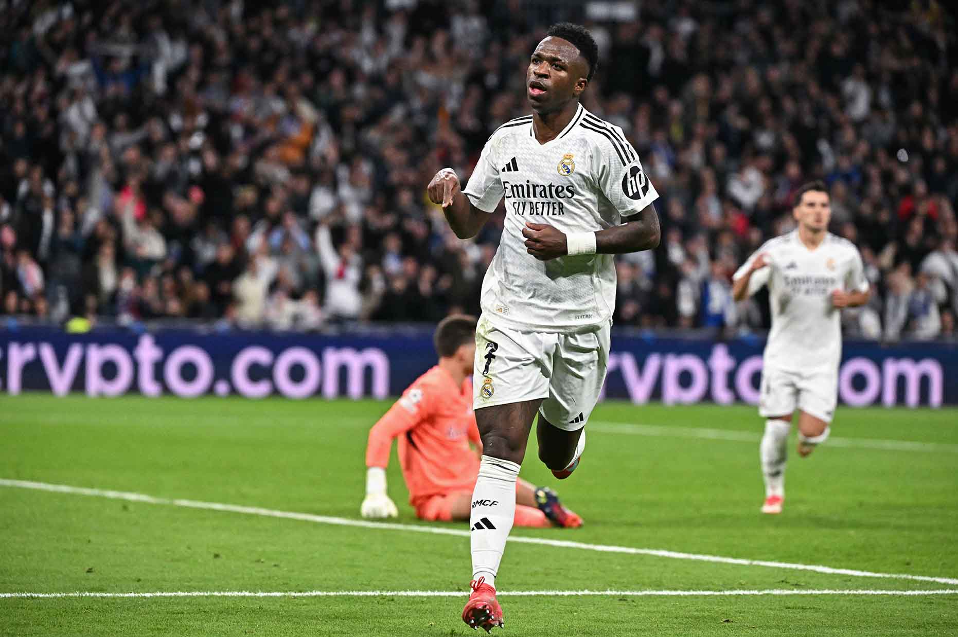 Việc chiêu mộ Vinicius sẽ là canh bạc với Arsenal.  Ảnh: AFP
