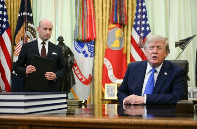 Ông Trump ký sắc lệnh mới siết