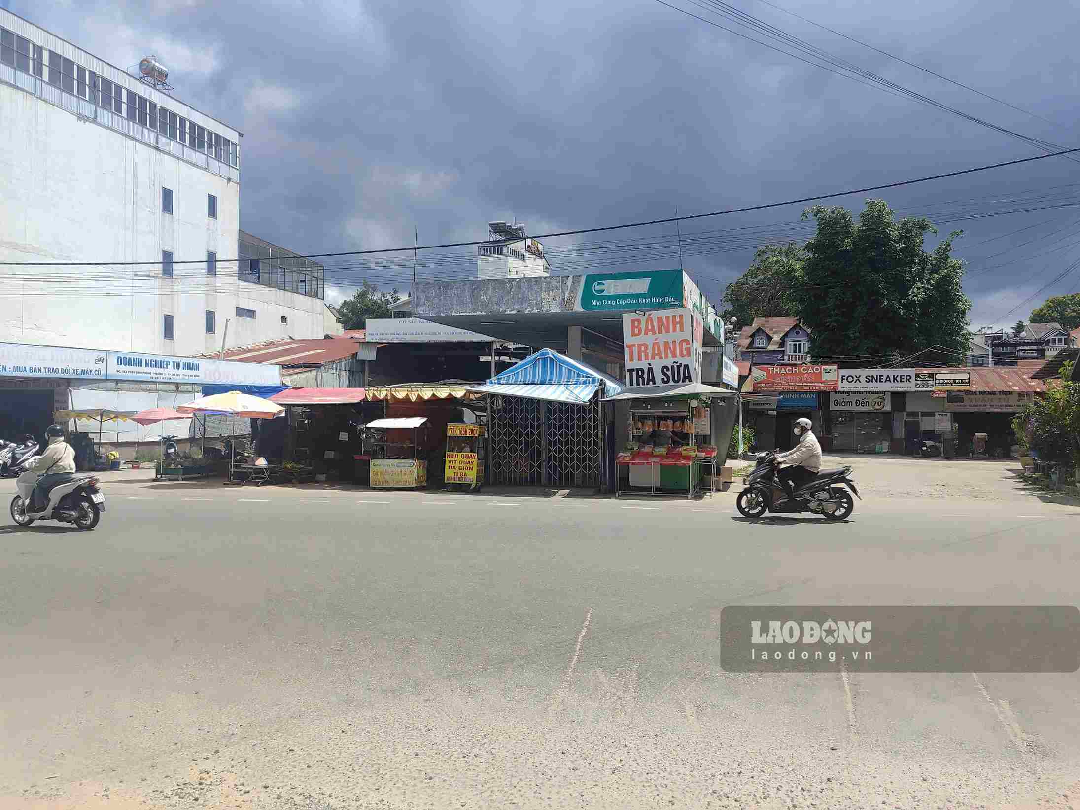 Toàn bộ khu đất vẫn do người thân của bà Phạm Thị Hồng quản lý, sử dụng và kinh doanh. Ảnh: Hải Đường