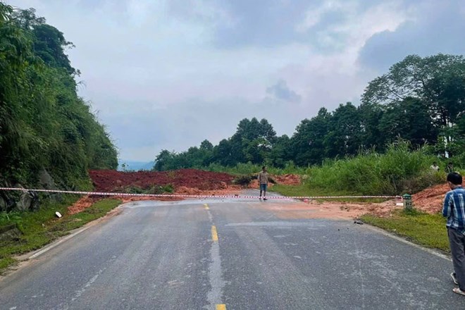 Mưa lớn gây sạt lở, thêm hai tuyến tỉnh lộ ở Lào Cai bị chia cắt
