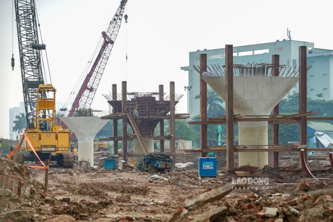 Hình hài những trụ cầu vượt tại dự án nút giao gần 786 tỉ đồng ở Hà Nội