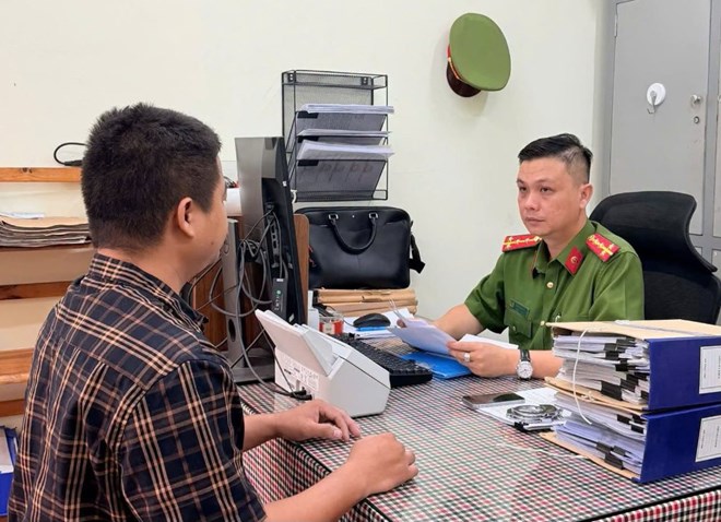 Khởi tố người mua bán hơn 33.000 cuốn SGK, sách bài tập giả