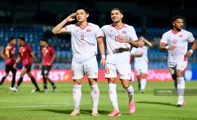 Bài toán chọn Quang Hải hay Hoàng Hên của huấn luyện viên Kim Sang-sik