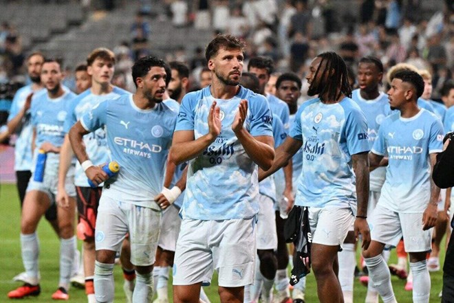 Man City còn rất nhiều vấn đề trong lối chơi. Ảnh: AFP