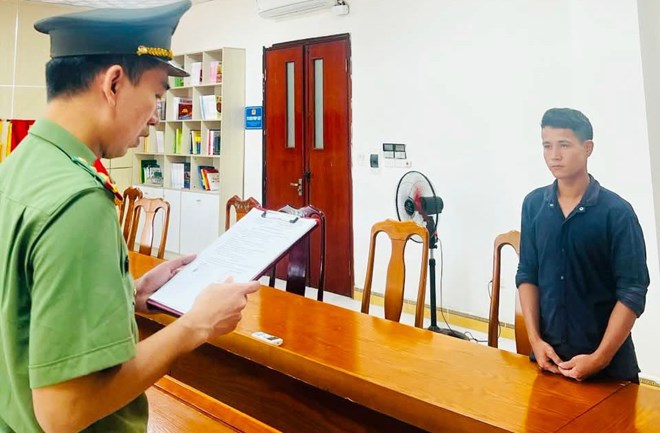 Khởi tố đối tượng tàng trữ trái phép vũ khí quân dụng